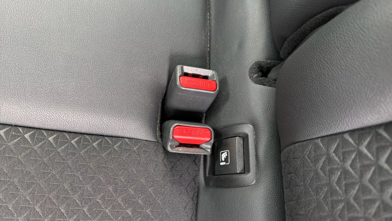 Nissan Juke 1.0 DiG-T 114 N-Connecta 5dr Petrol Hatchback